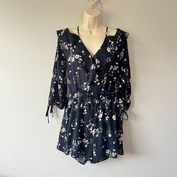 Blu Pepper Floral Romper Size L - Picture 1 of 6